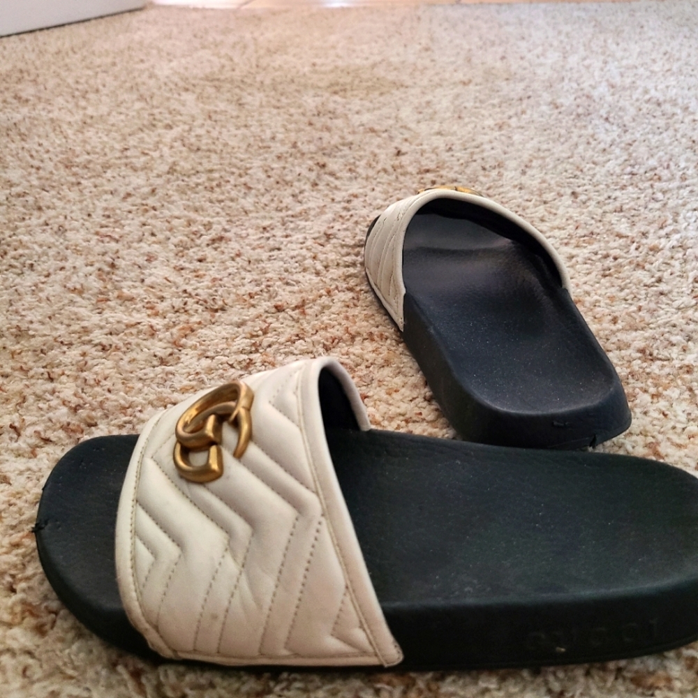 Gucci White Quilted Leather Slides with Gold Double G